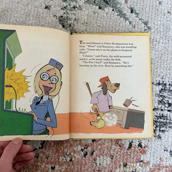 Hong Kong Phoney and the Fire Engine Mystery by Diane Sherman/Vintage 1977 book - Picture 7 of 9